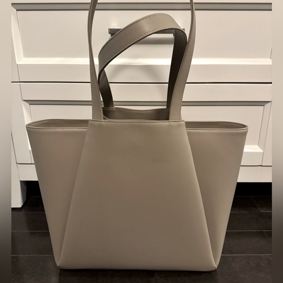 Kaai Handbags - Kaai Pyramid Tote - Brand New